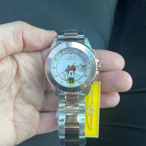 Nwt limited edition Disney Invicta #90/3000